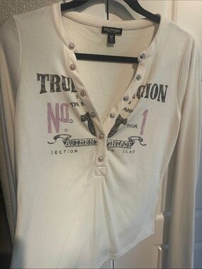 True Religion Cream Long-Sleeve Henley with Pink & Charcoal Graphic
